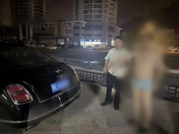 百家乐正规平台2026最新版下载 “金条是最不值钱的”，宾利车内放3000多万元货色，价值30万的金条和2块名表被盗