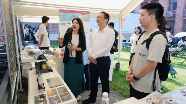 百家乐正规平台2026最新版下载 湖南农业大学举办本科优秀毕业策作为品展